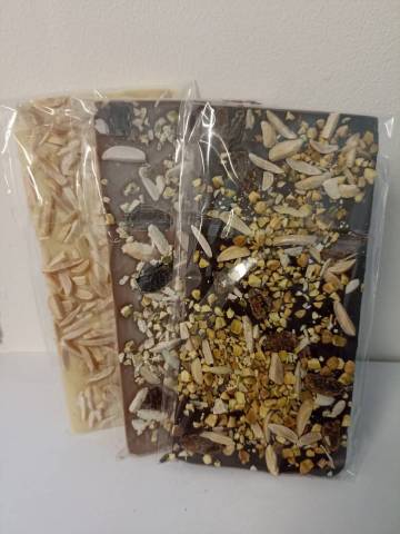 Tablette amande chocolat blanc 100gr.